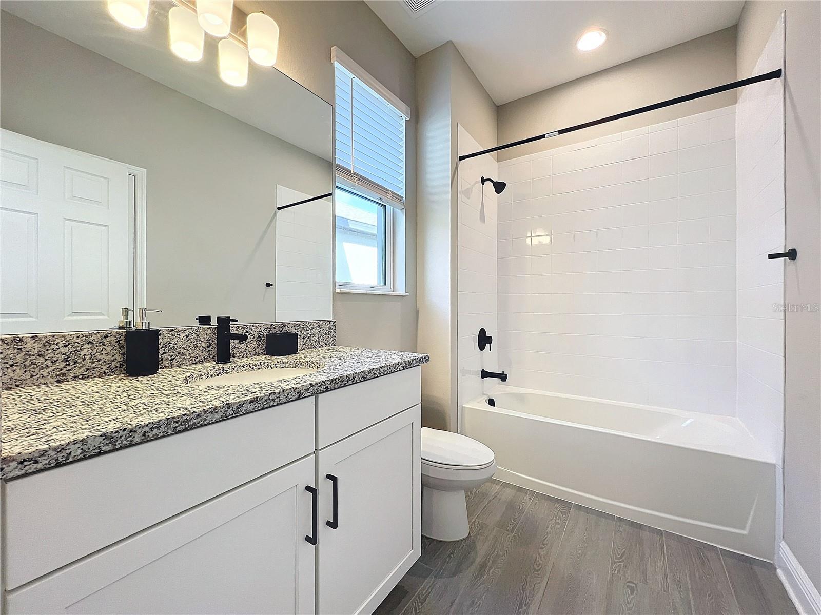 Image 40 of 81 For 5559 Trevesta Place