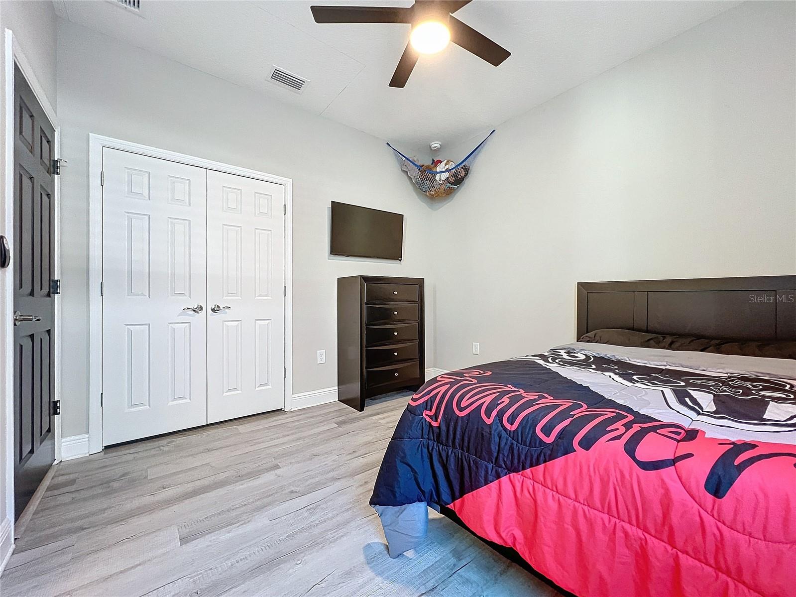 Image 41 of 81 For 5559 Trevesta Place