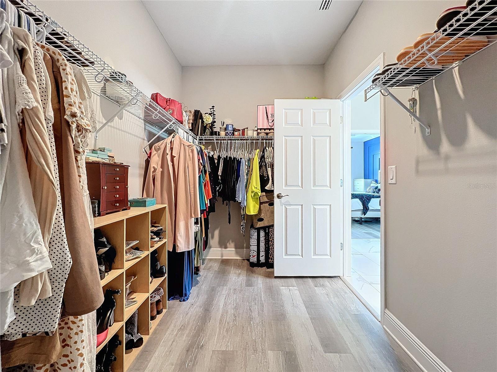 Image 5 of 81 For 5559 Trevesta Place