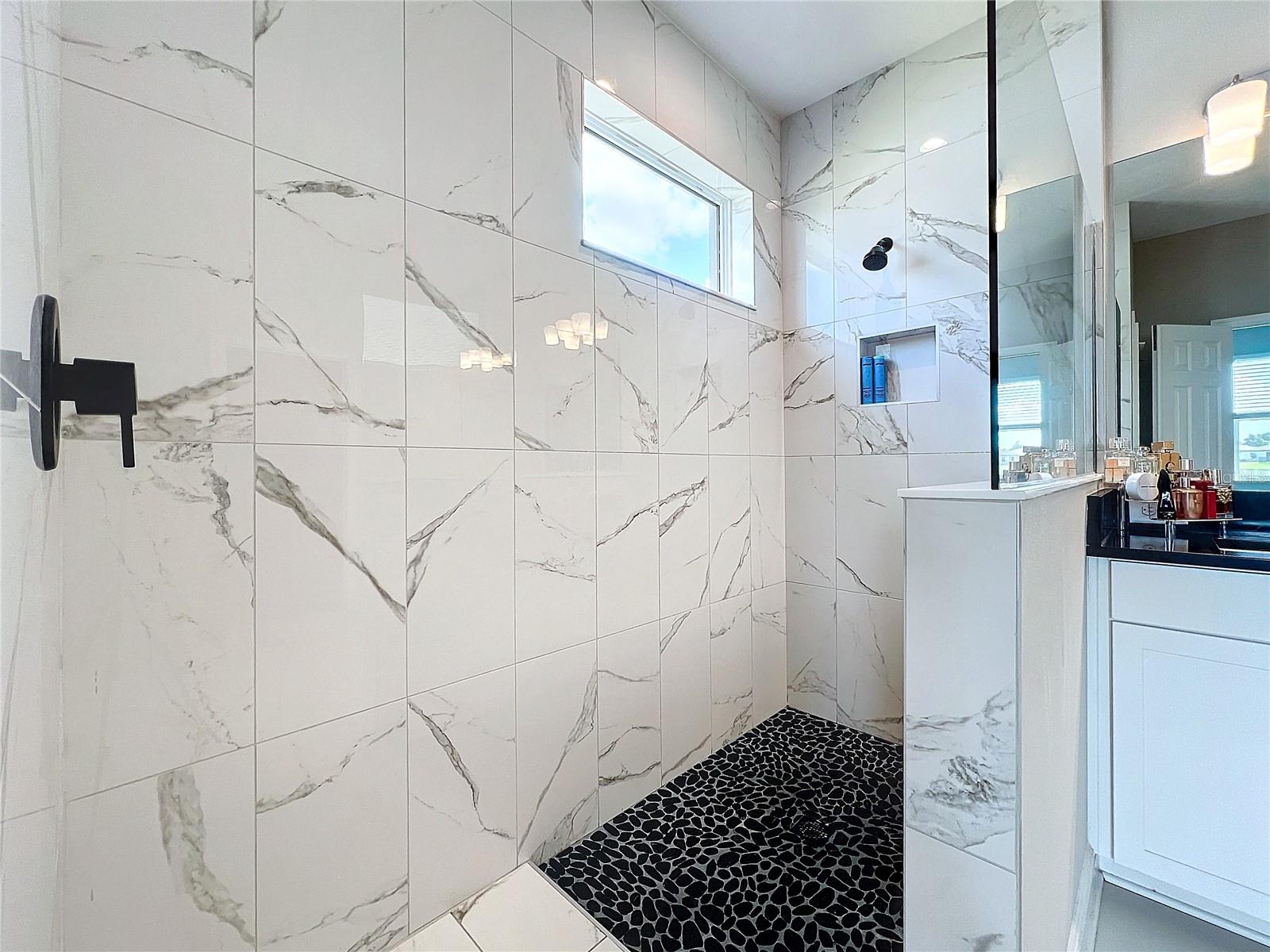 Image 6 of 81 For 5559 Trevesta Place