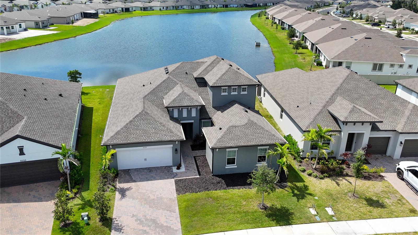 Image 64 of 81 For 5559 Trevesta Place