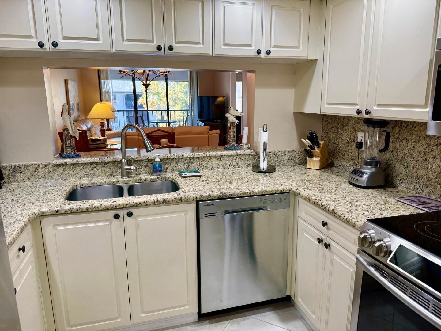 Image 17 of 84 For 4330 47th Avenue W 202