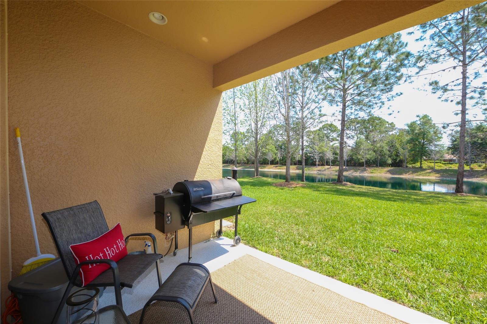 Image 5 of 22 For 8114 Villa Grande Court