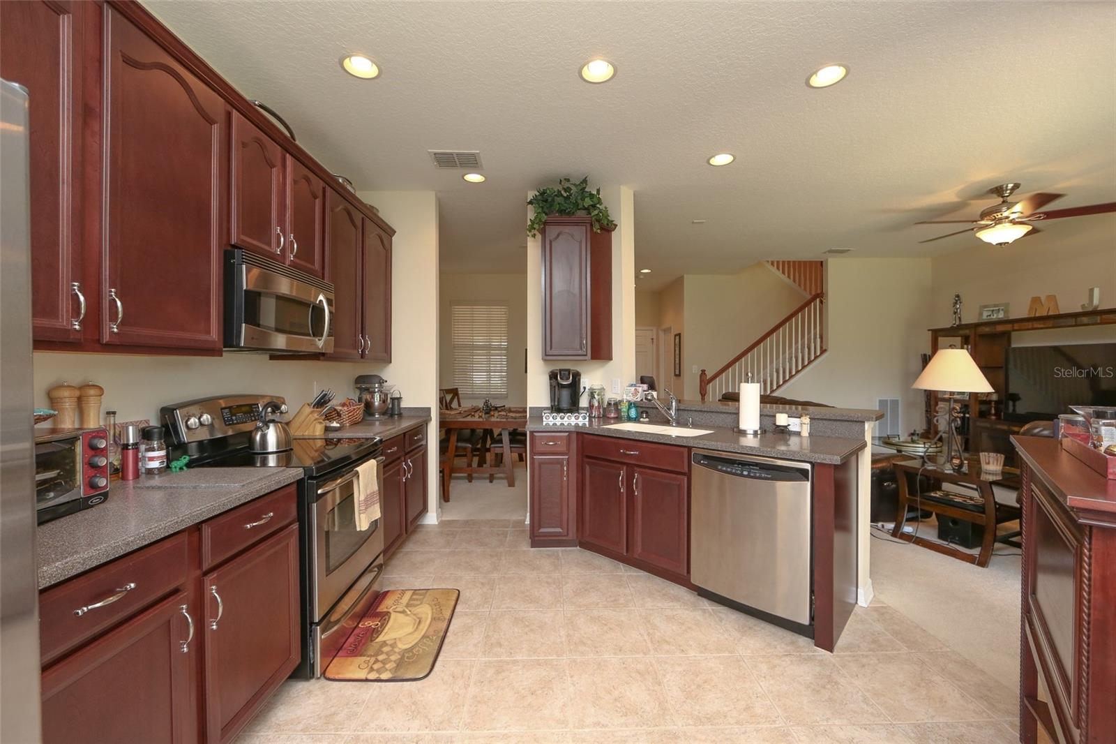 Image 9 of 22 For 8114 Villa Grande Court