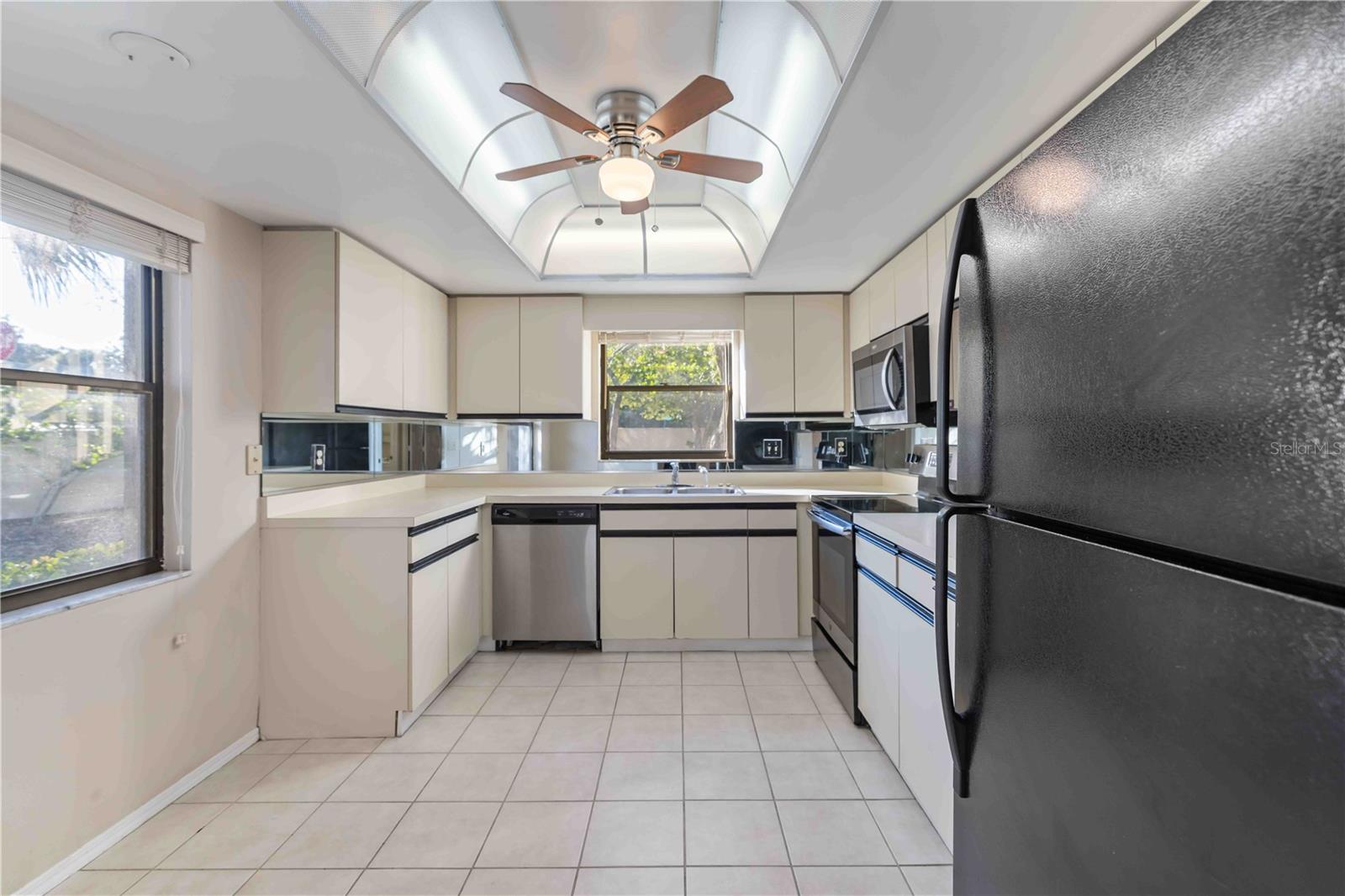 Image 17 of 34 For 121 Oak Hill Drive 1