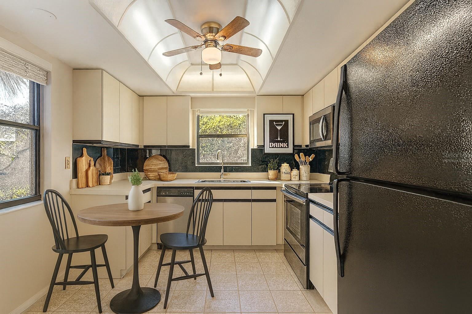 Image 18 of 34 For 121 Oak Hill Drive 1