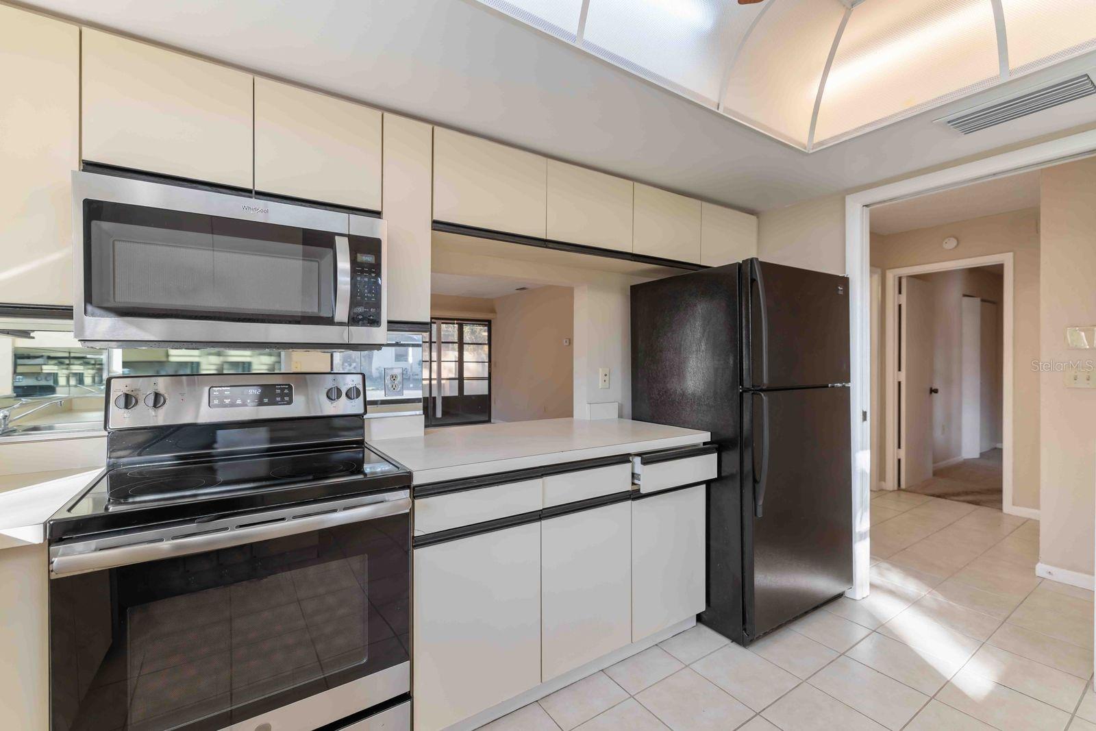 Image 19 of 34 For 121 Oak Hill Drive 1