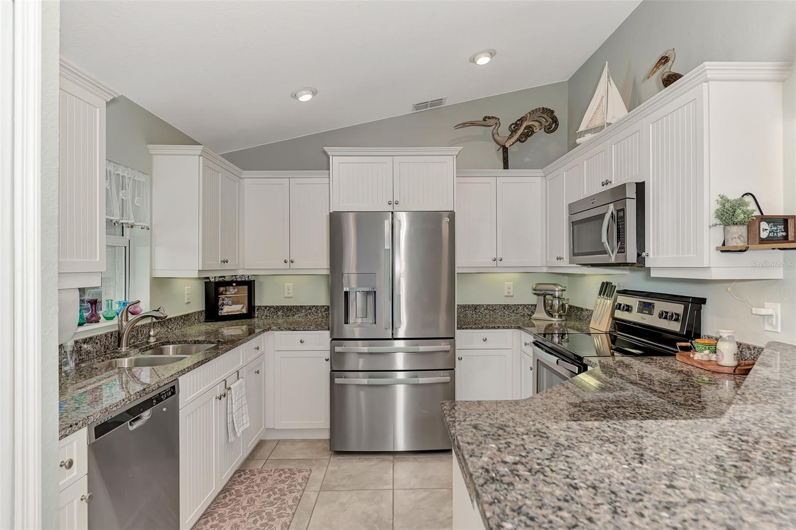 Image 14 of 47 For 8 Amidship Road