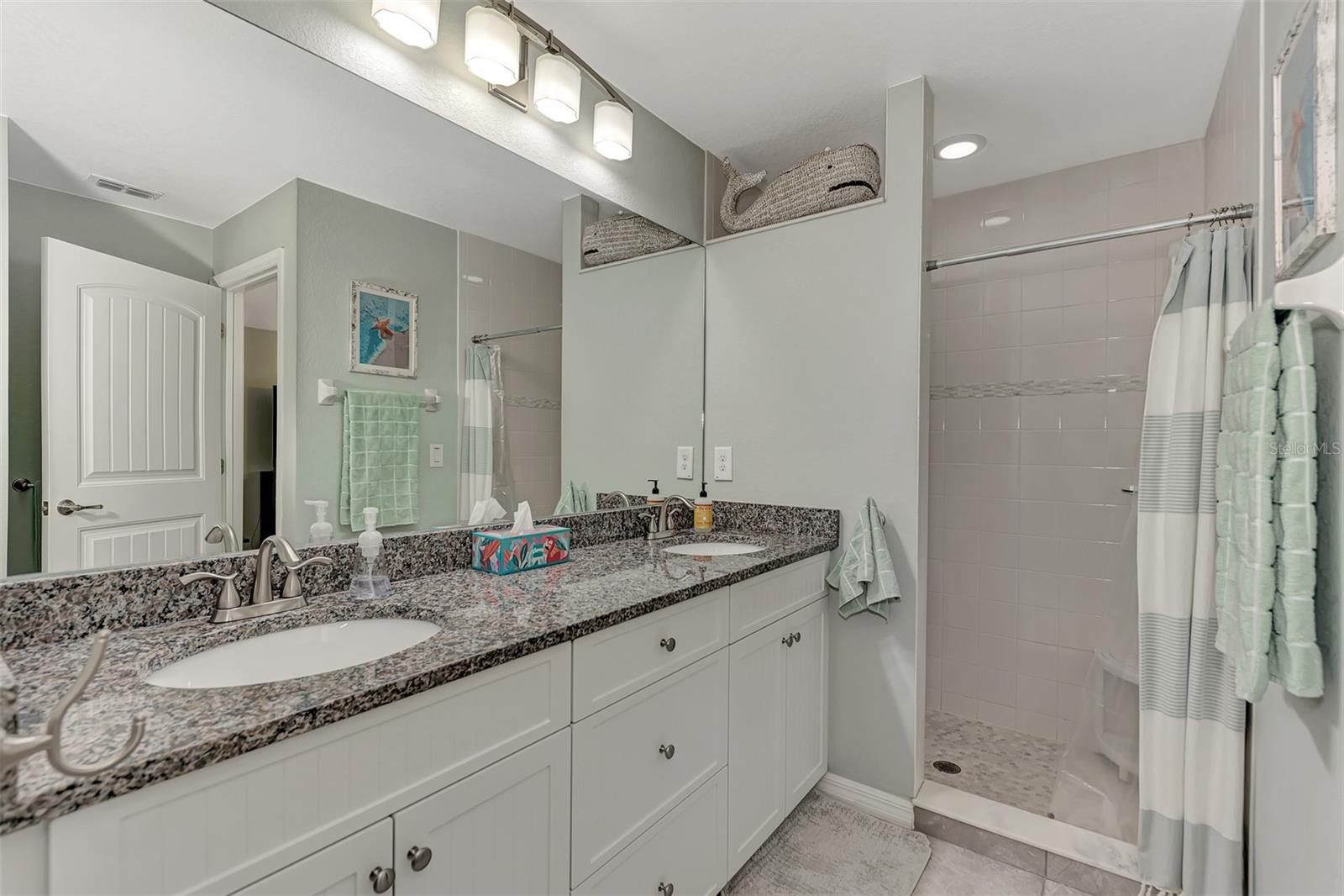 Image 23 of 47 For 8 Amidship Road