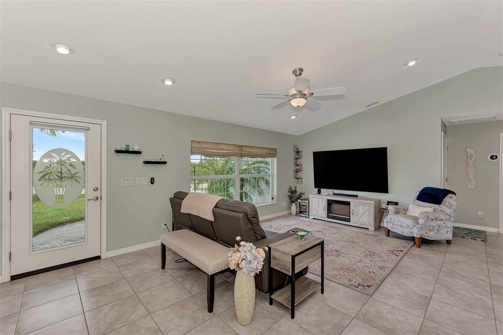 Image 5 of 47 For 8 Amidship Road