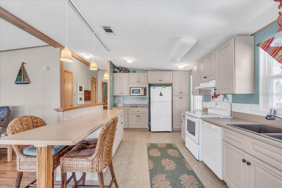 Image 12 of 35 For 8416 Imperial Circle