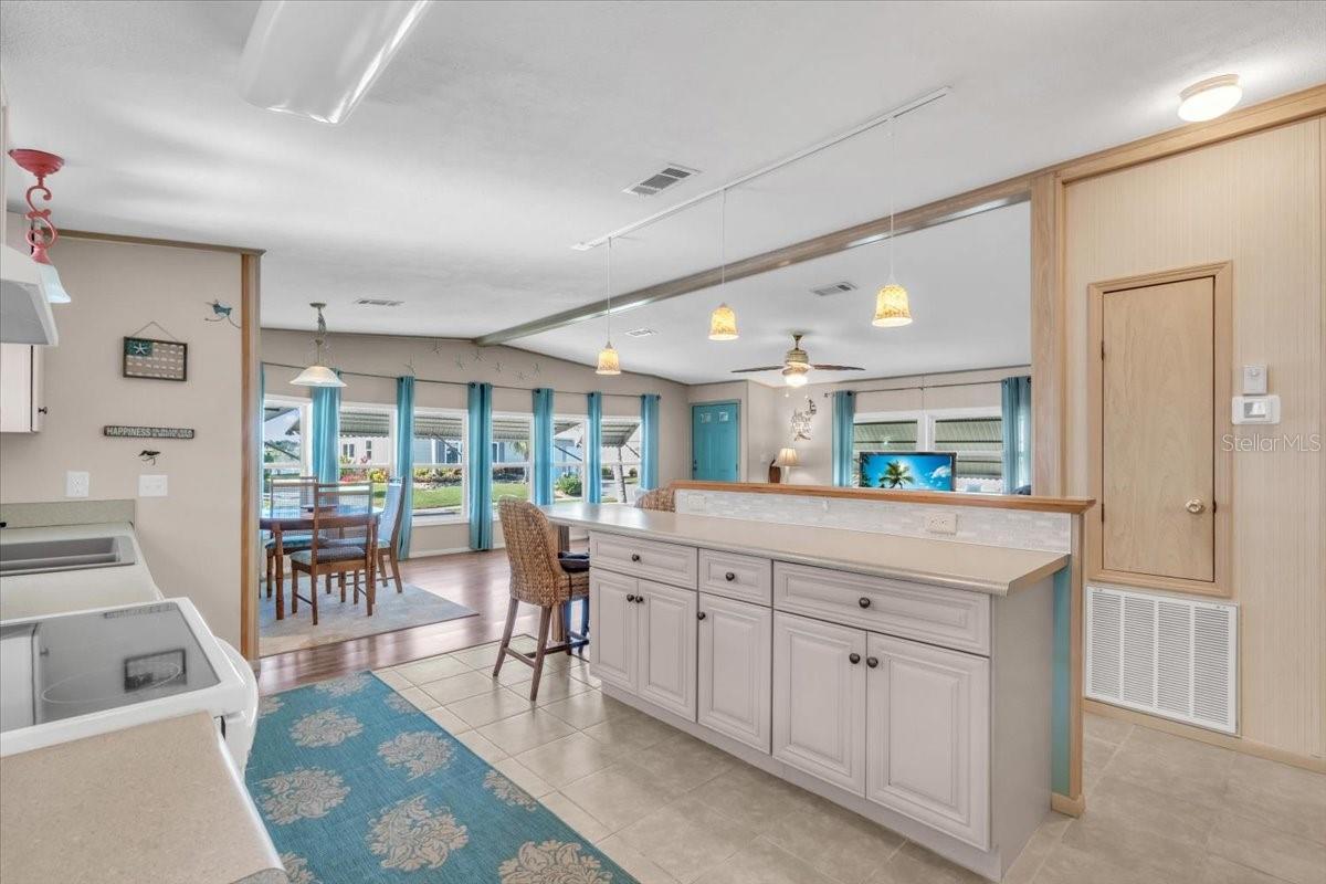 Image 14 of 35 For 8416 Imperial Circle