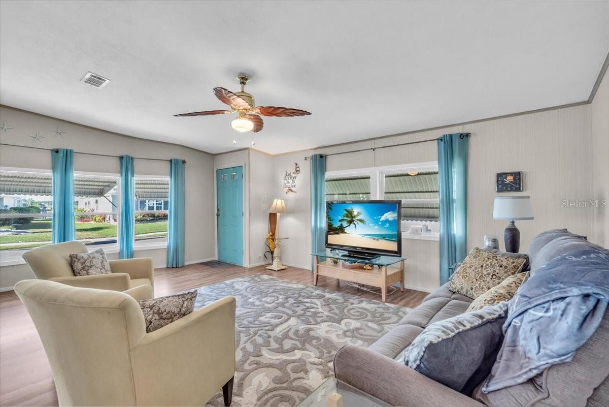 Image 16 of 35 For 8416 Imperial Circle