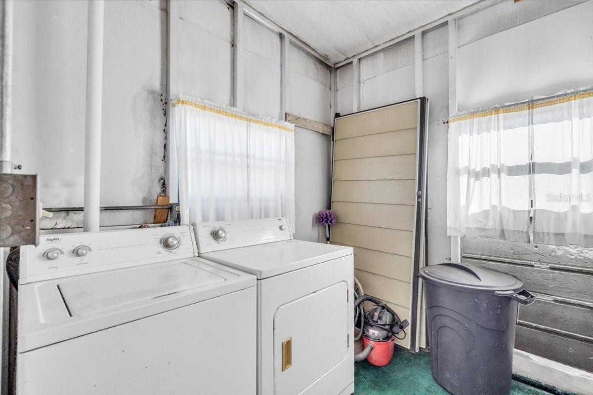 Image 27 of 35 For 8416 Imperial Circle