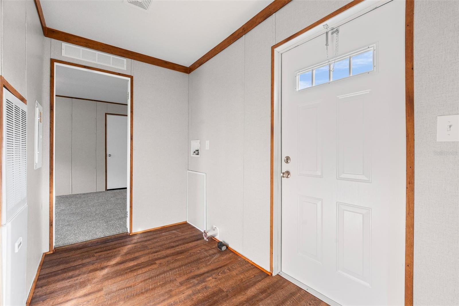 Image 5 of 23 For 8414 Sweden Boulevard