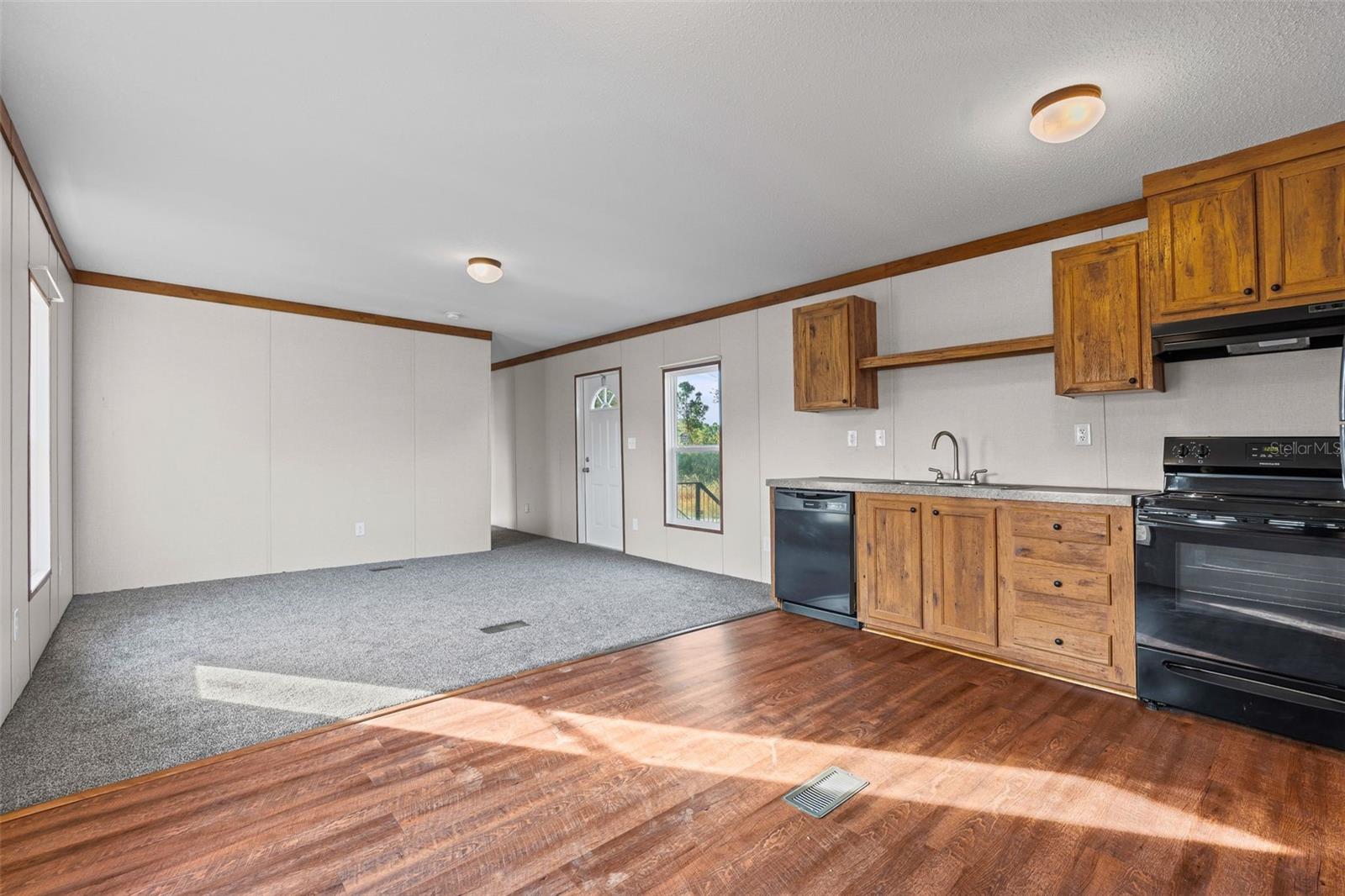 Image 9 of 23 For 8414 Sweden Boulevard