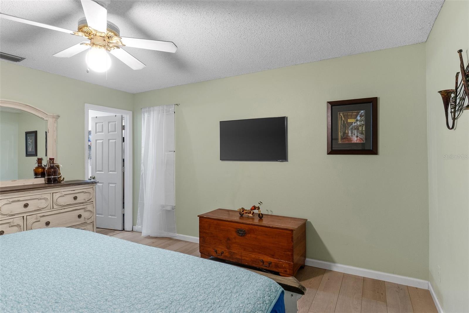 Image 14 of 32 For 3104 35th Avenue W