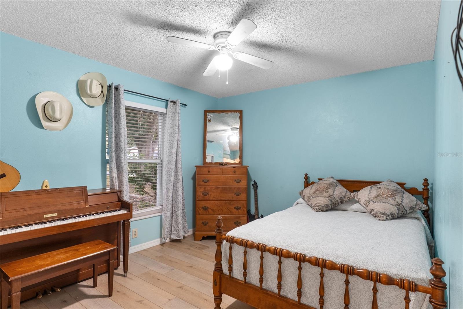 Image 19 of 32 For 3104 35th Avenue W