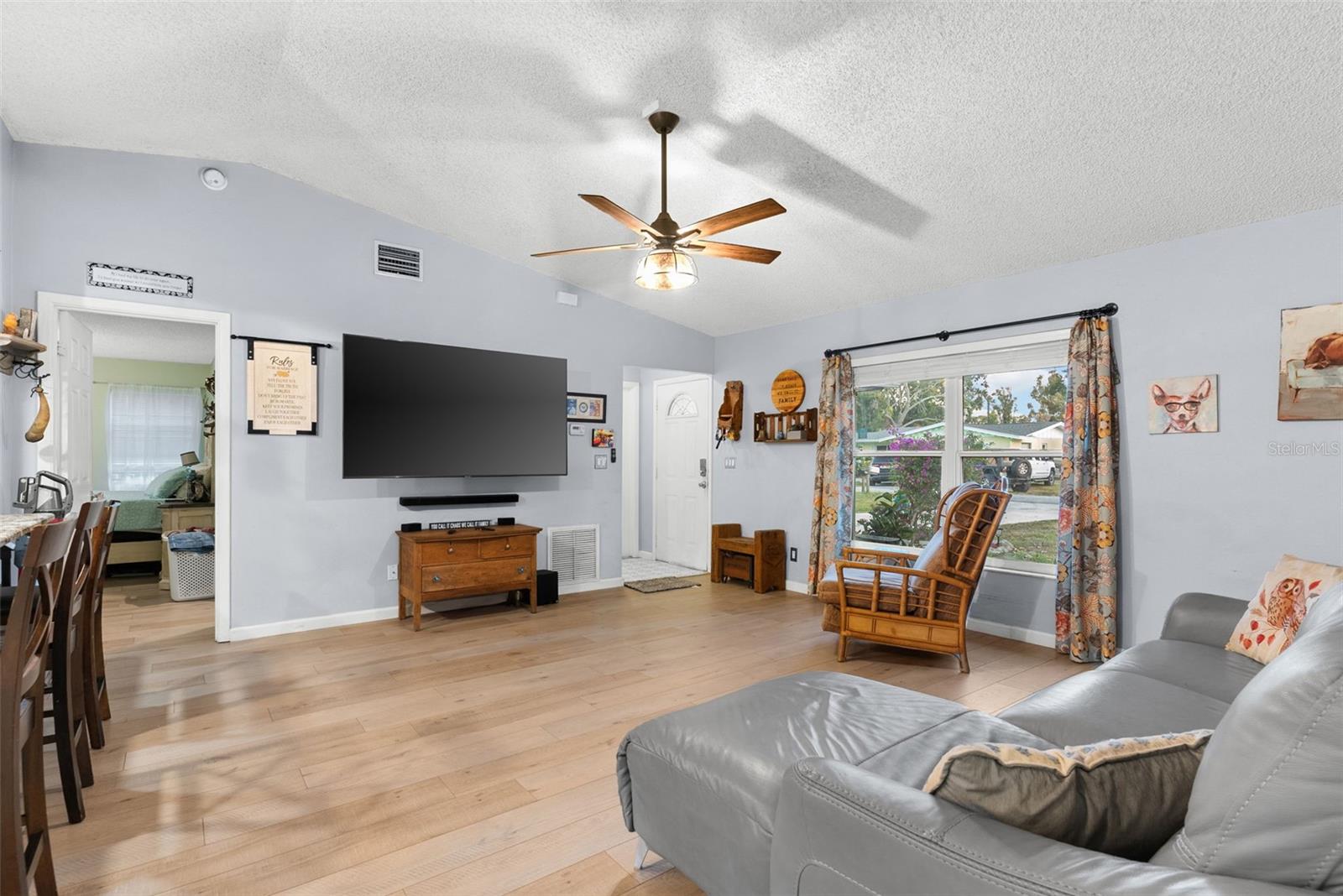 Image 5 of 32 For 3104 35th Avenue W