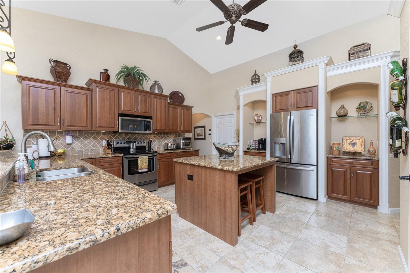 Image 23 of 62 For 290 Rotonda Boulevard E