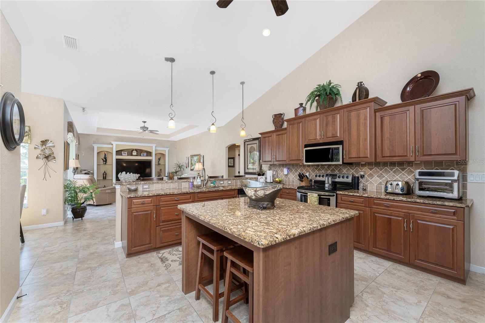 Image 26 of 62 For 290 Rotonda Boulevard E