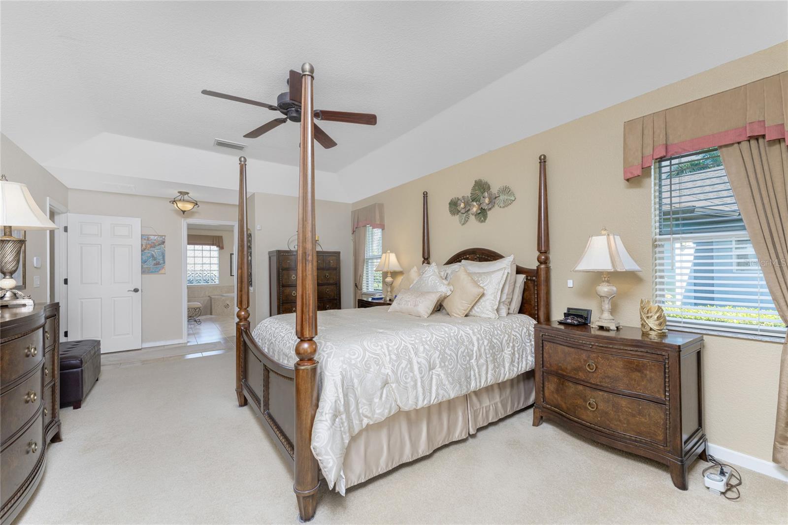 Image 35 of 62 For 290 Rotonda Boulevard E