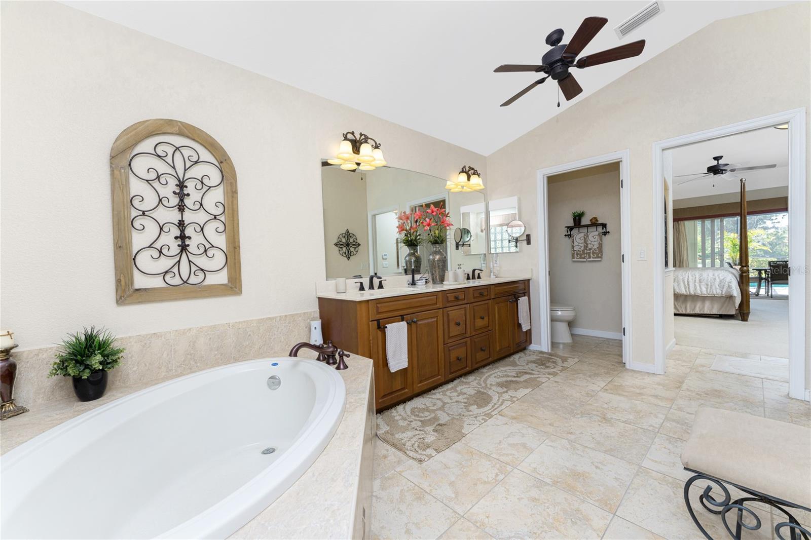 Image 38 of 62 For 290 Rotonda Boulevard E