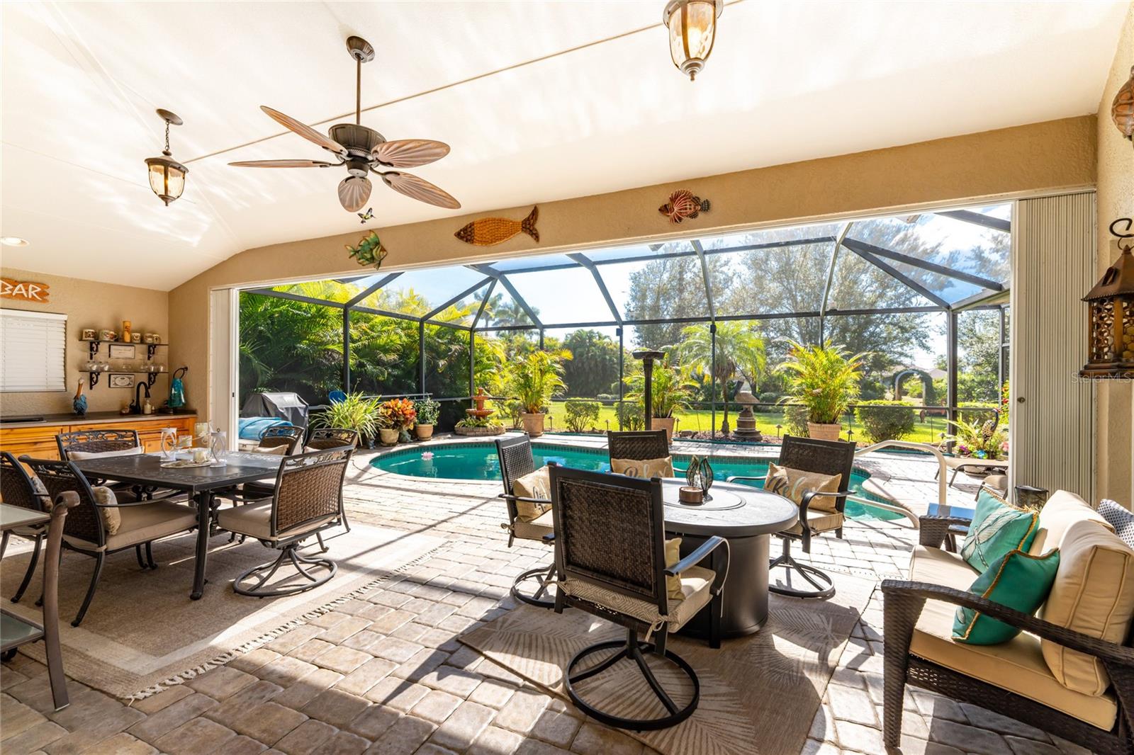 Image 42 of 62 For 290 Rotonda Boulevard E