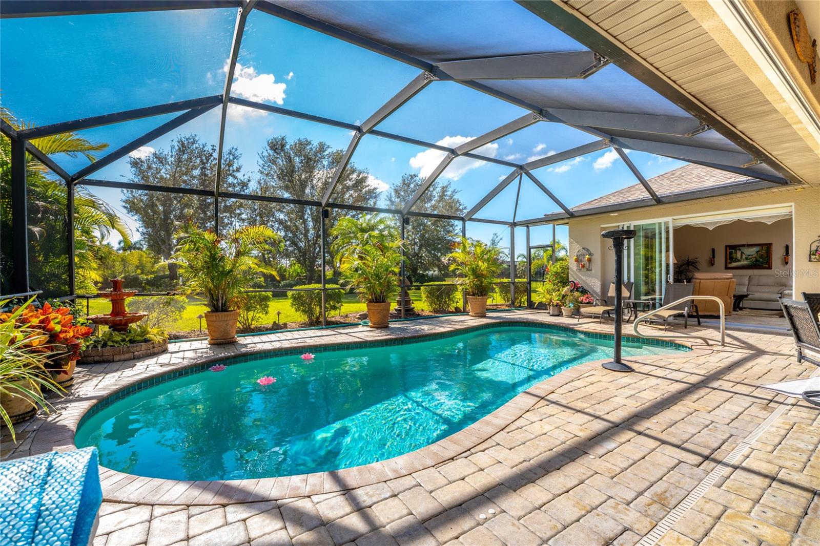 Image 46 of 62 For 290 Rotonda Boulevard E