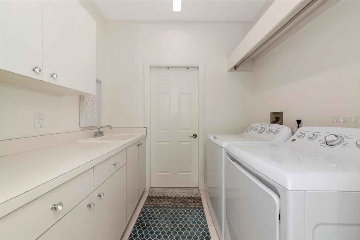 Image 27 of 85 For 3264 Alex Findlay Place 1