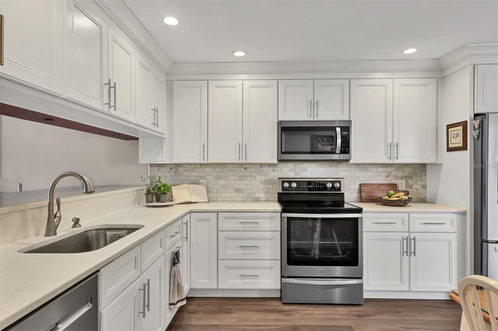 Image 11 of 55 For 3861 Wilshire Circle W 115