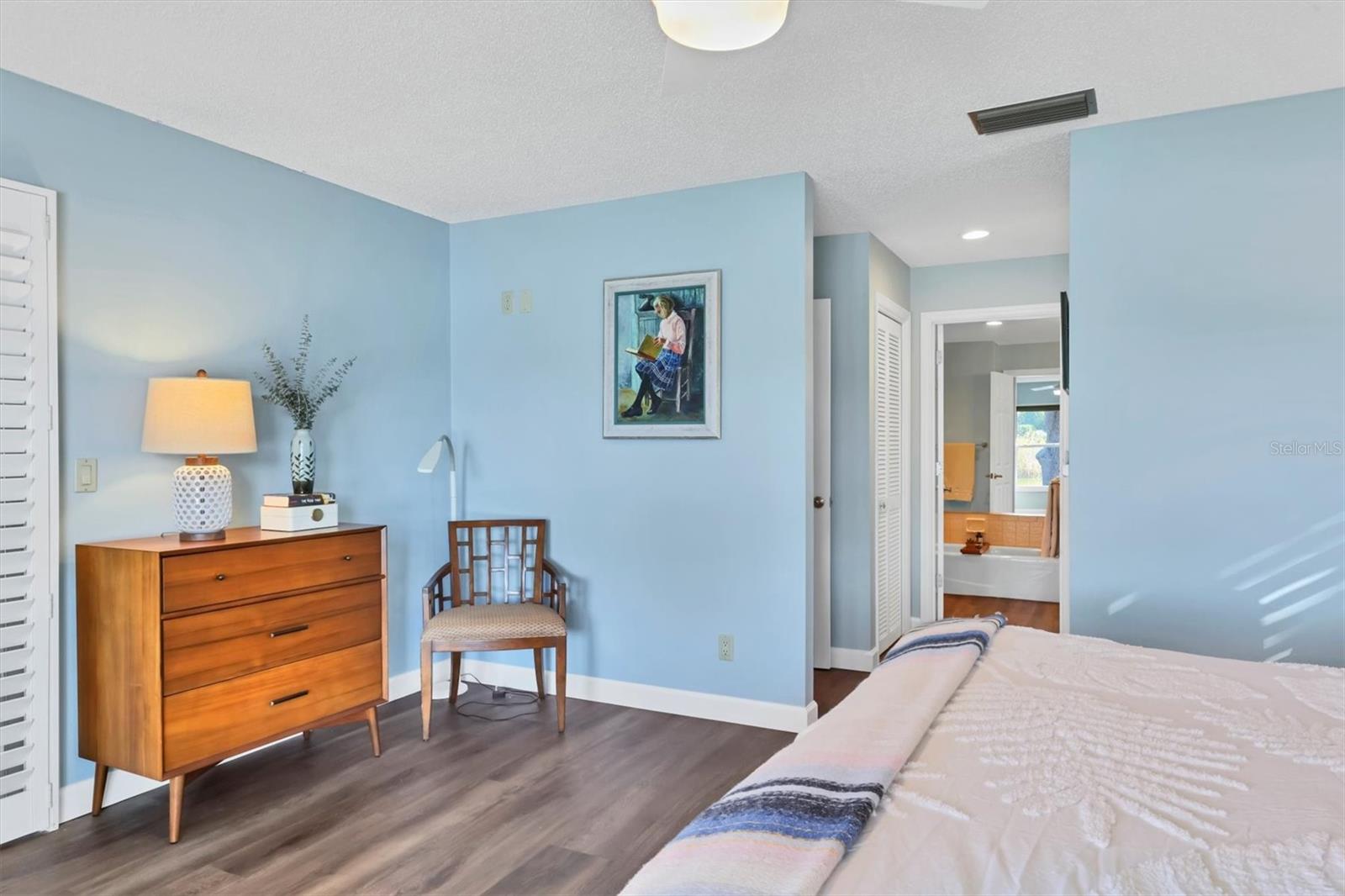 Image 24 of 55 For 3861 Wilshire Circle W 115