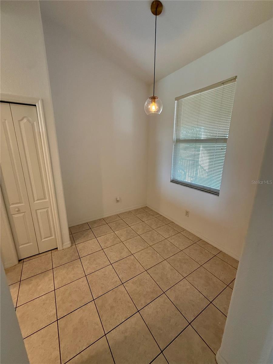 Image 12 of 22 For 819 Fairwaycove Lane 203