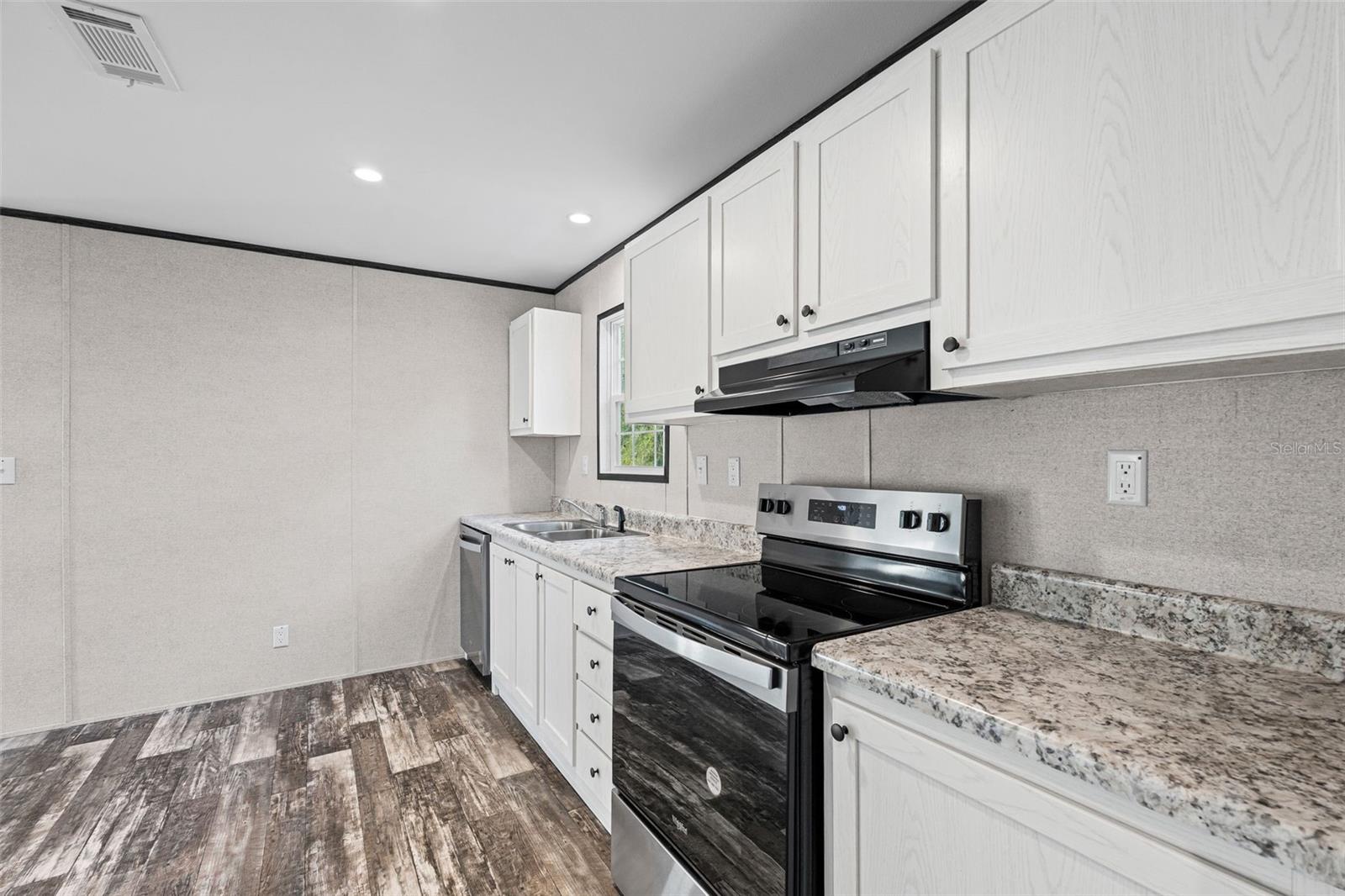 Image 10 of 23 For 8426 Sweden Boulevard