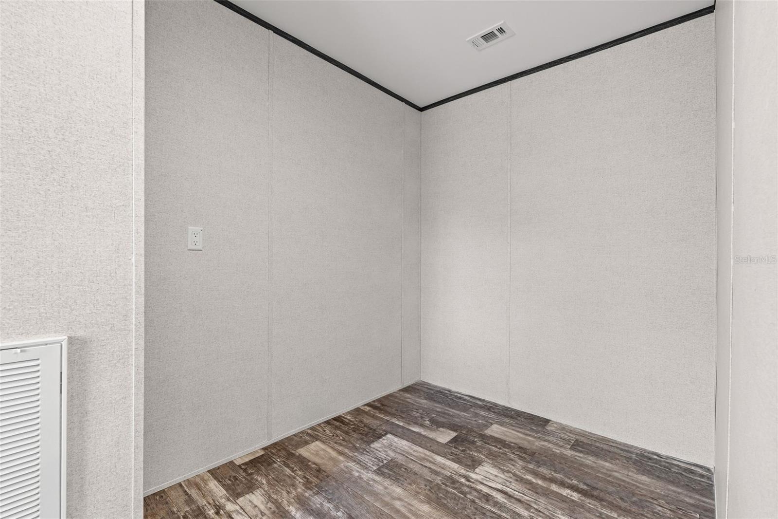 Image 11 of 23 For 8426 Sweden Boulevard