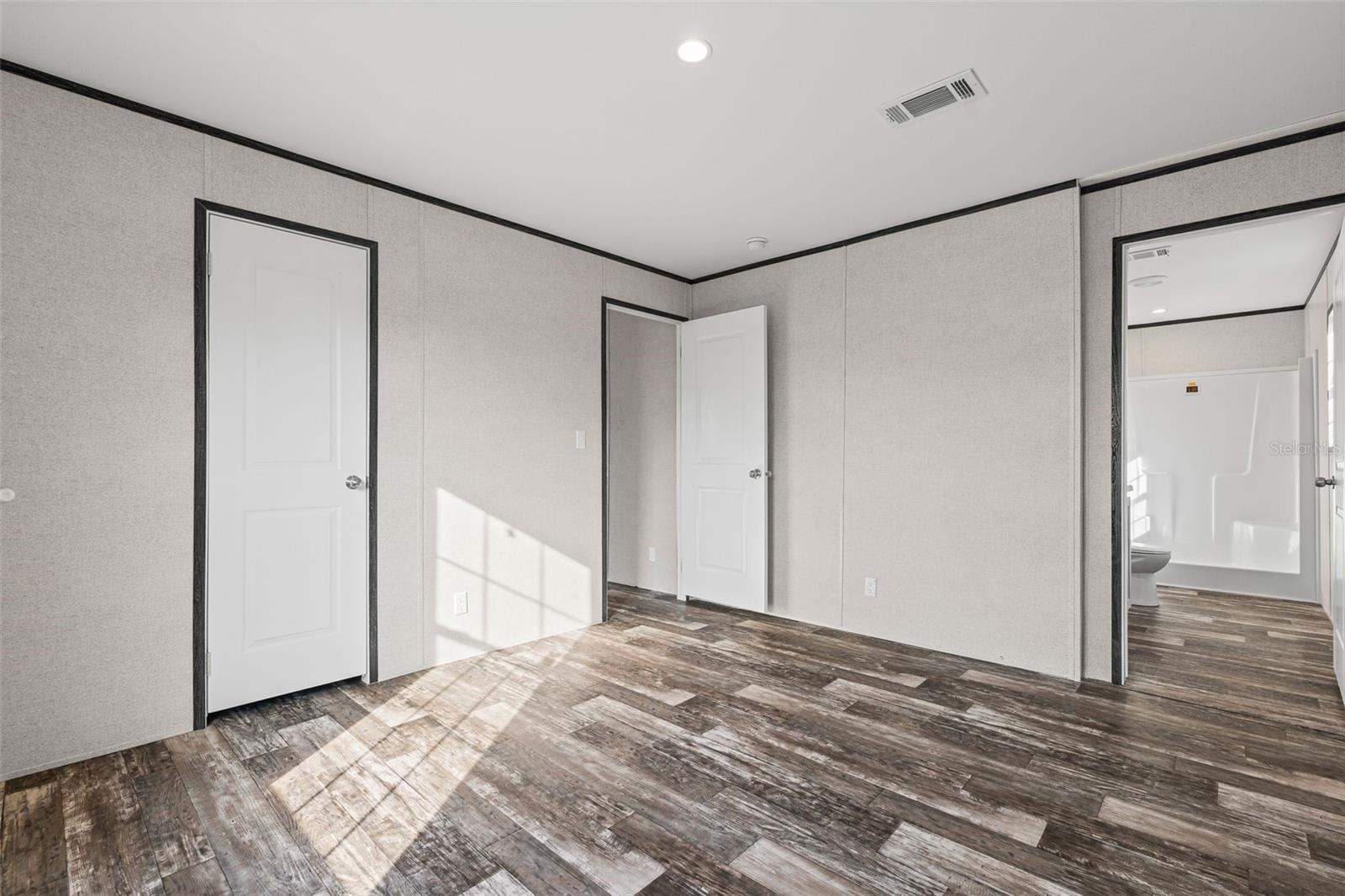 Image 13 of 23 For 8426 Sweden Boulevard