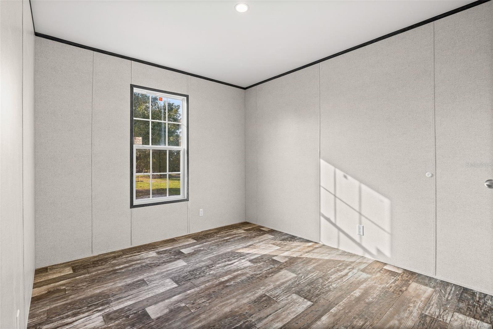 Image 15 of 23 For 8426 Sweden Boulevard