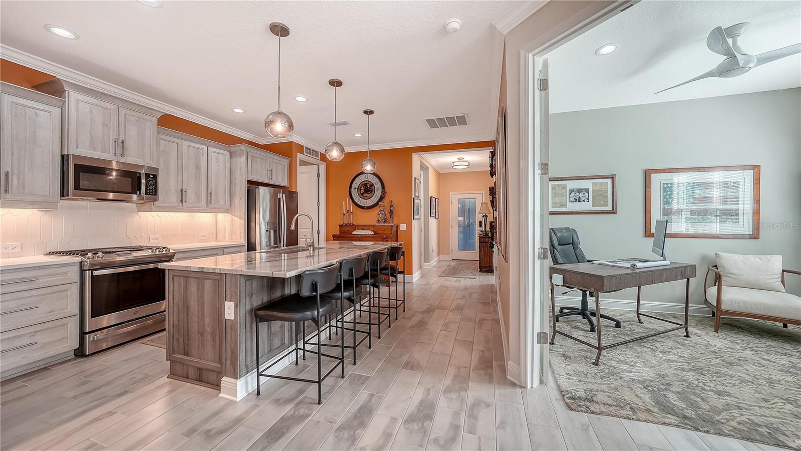 Image 15 of 44 For 10016 Lake Wales Circle