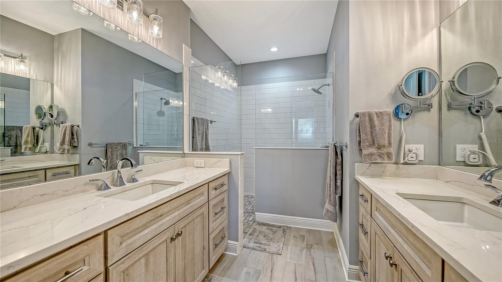 Image 27 of 44 For 10016 Lake Wales Circle