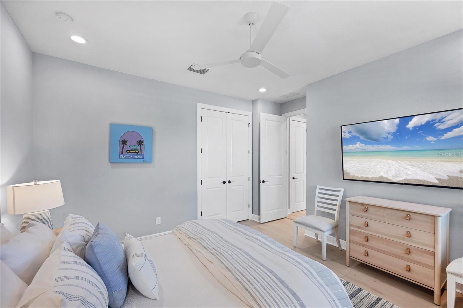 Image 19 of 43 For 8020 Clearwater Court