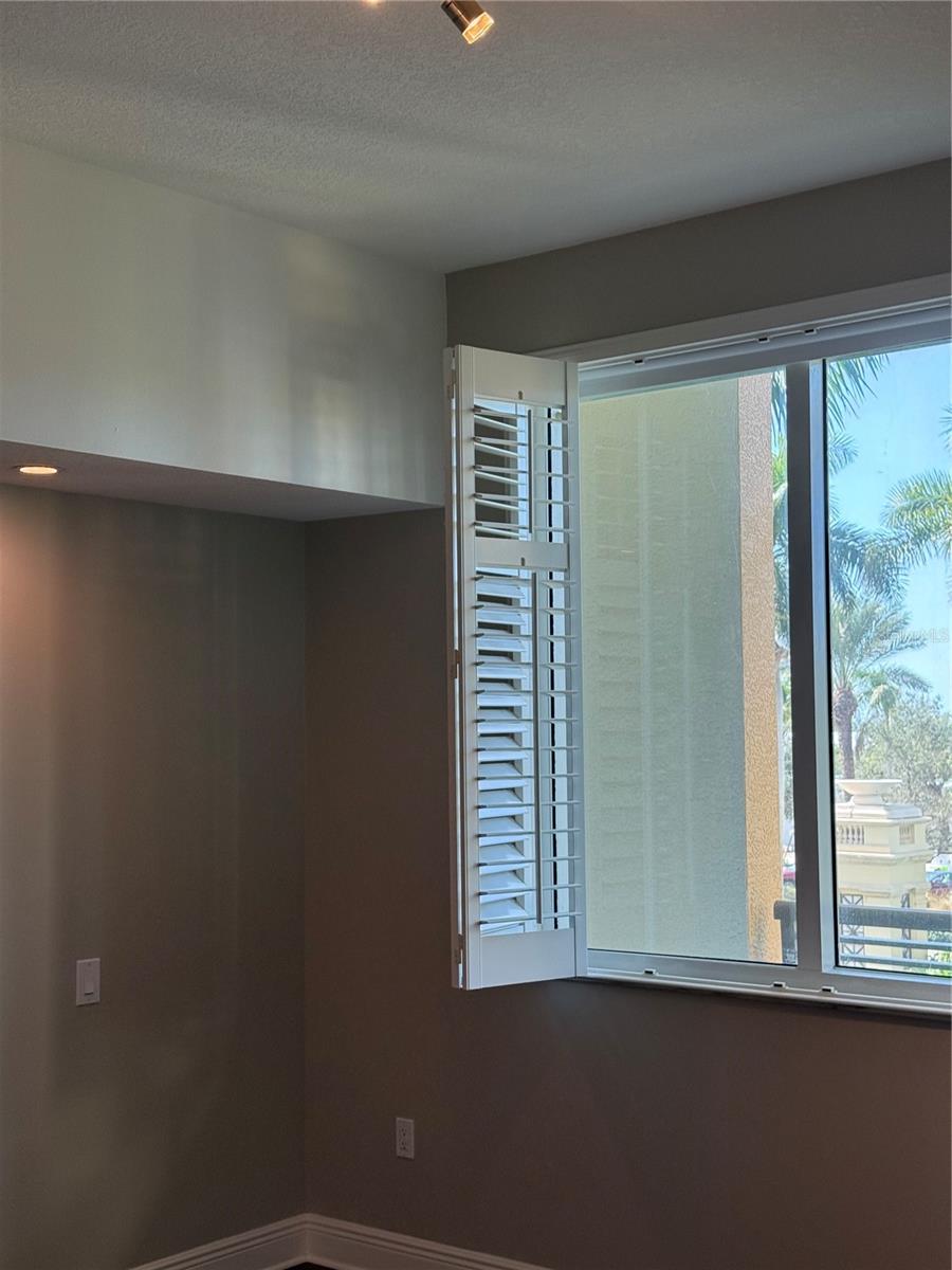 Image 13 of 22 For 800 Tamiami Trail 211