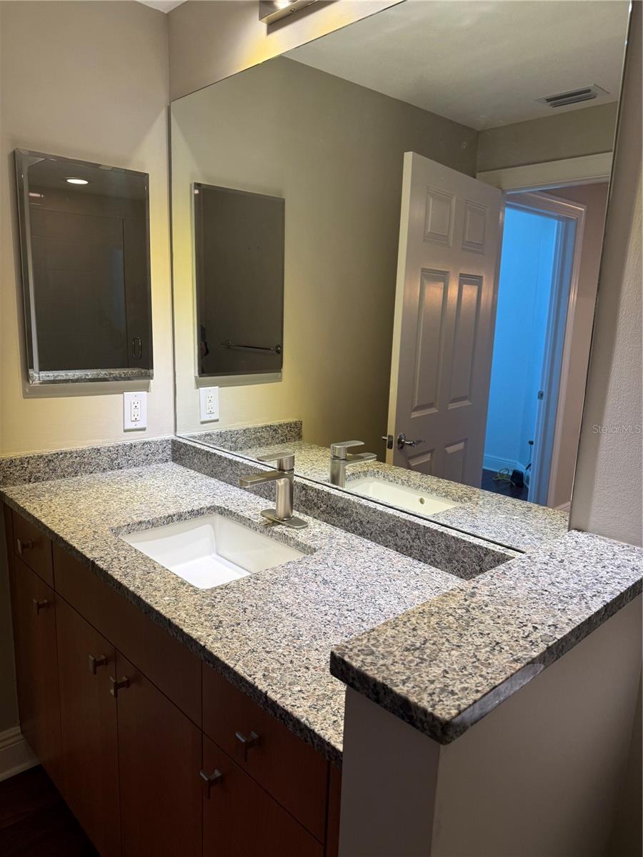 Image 21 of 22 For 800 Tamiami Trail 211