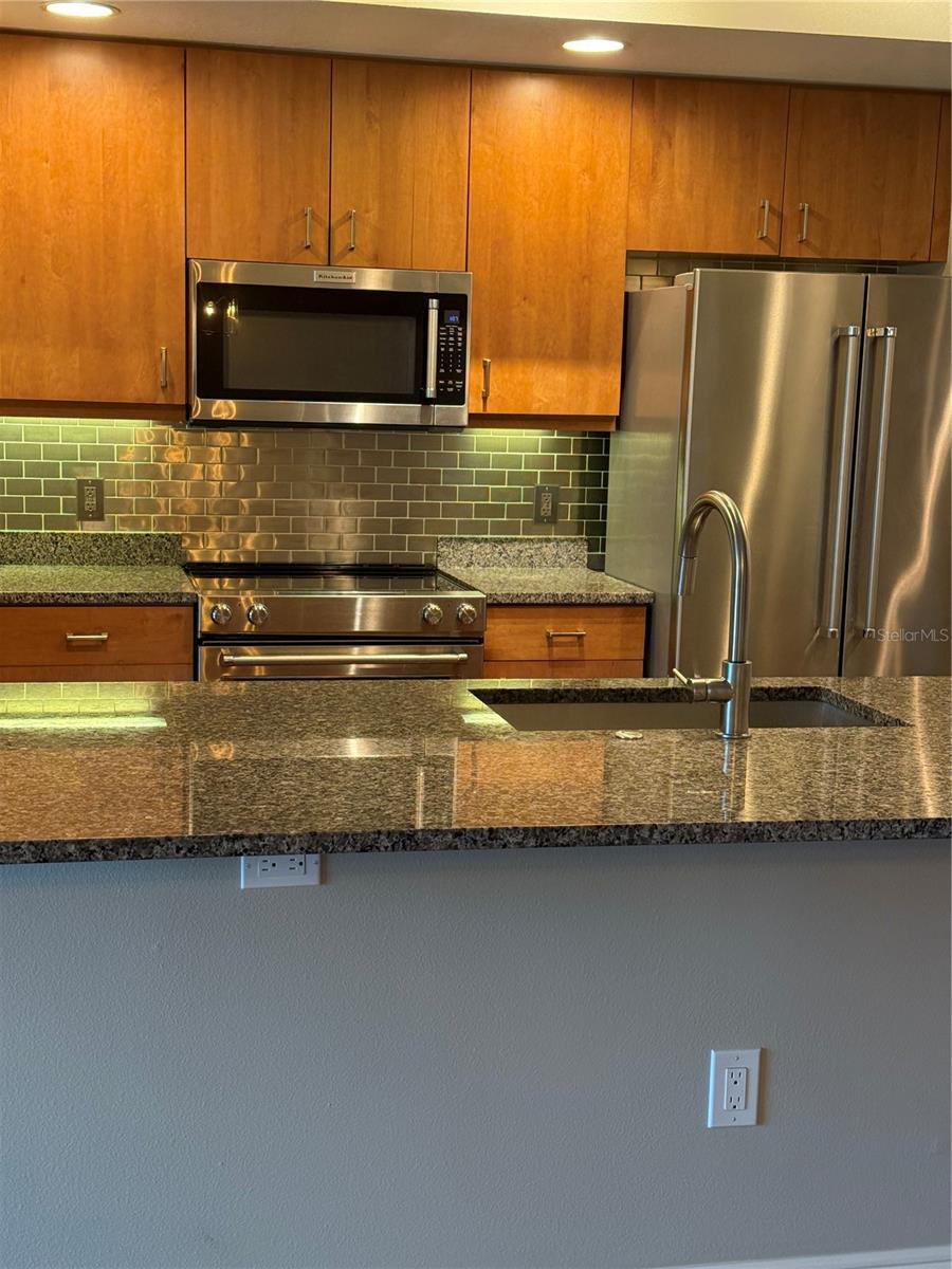 Image 4 of 22 For 800 Tamiami Trail 211