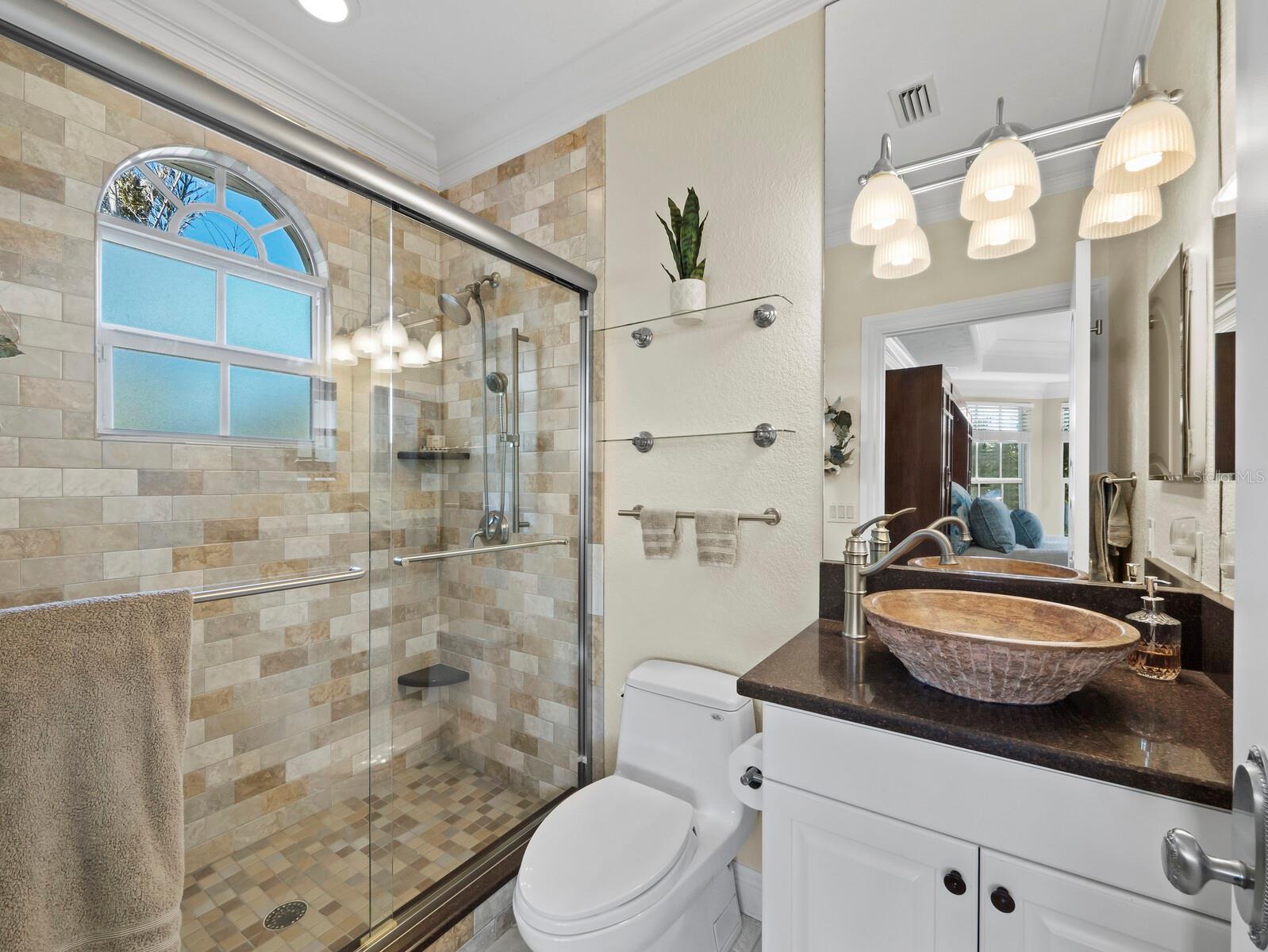 Image 22 of 75 For 651 Broadway Street