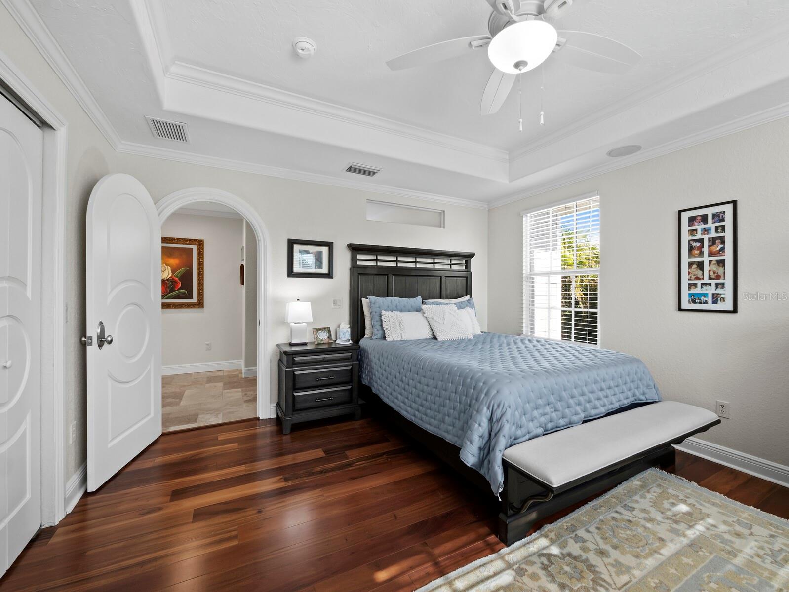 Image 24 of 75 For 651 Broadway Street