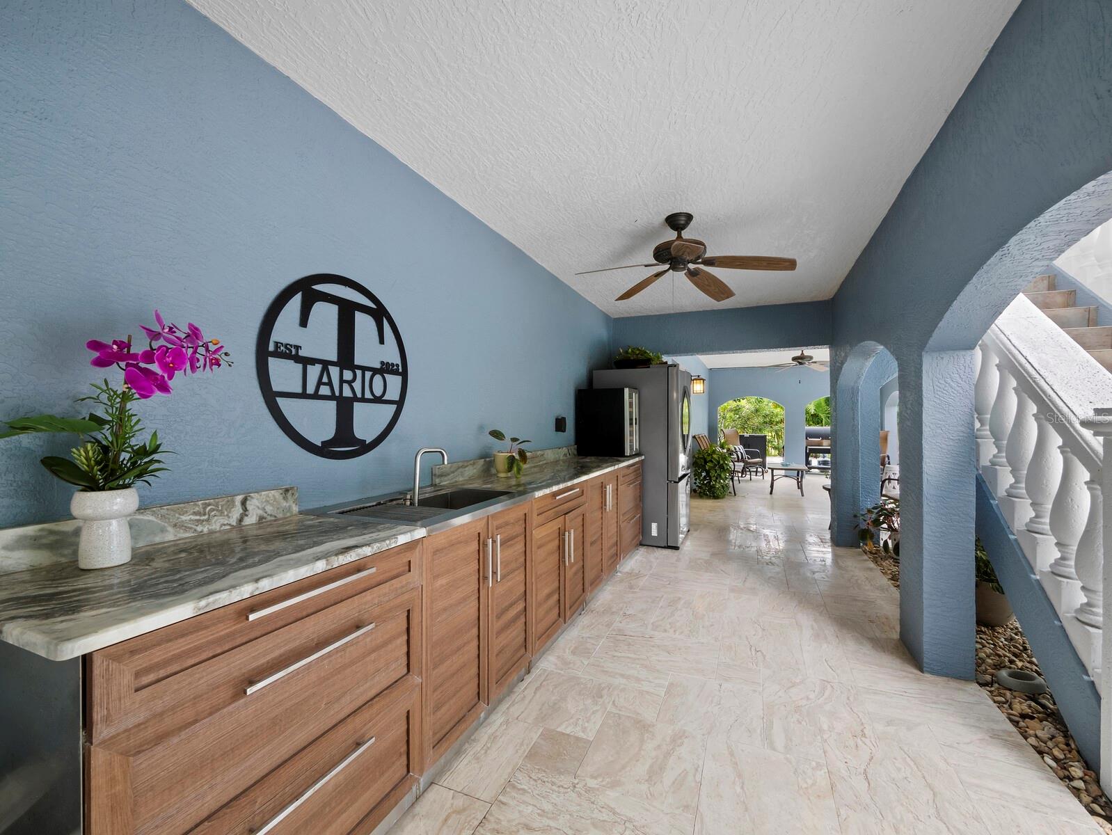 Image 41 of 75 For 651 Broadway Street