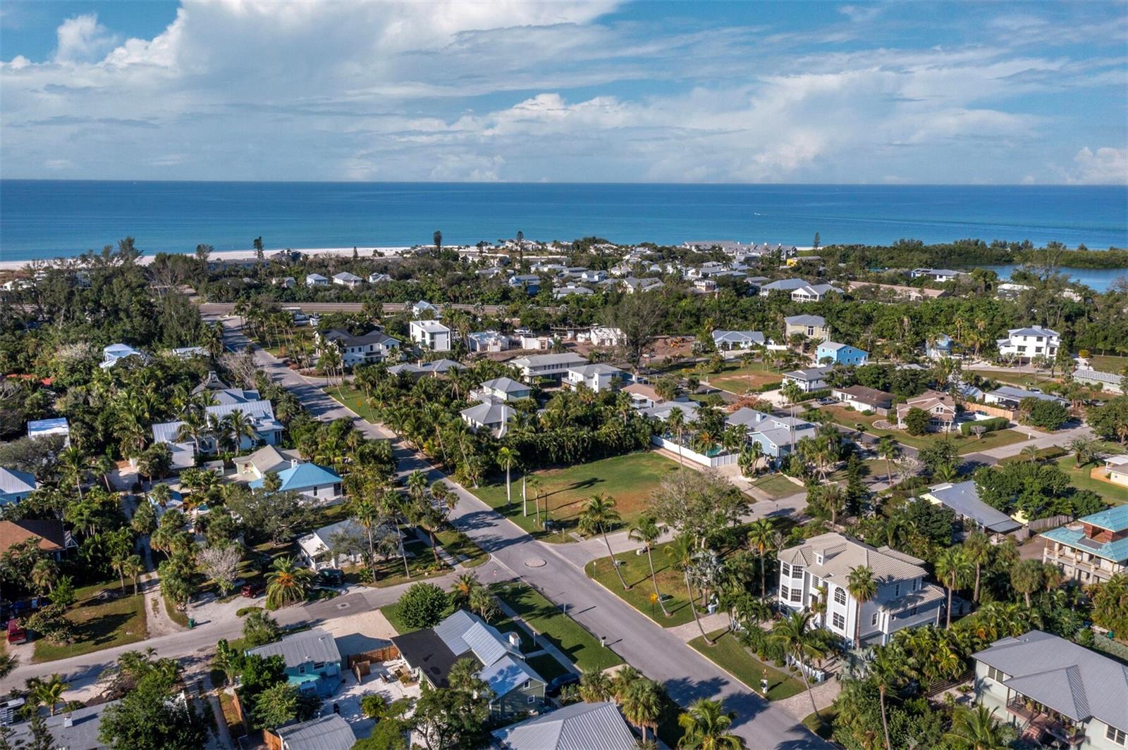 Image 47 of 75 For 651 Broadway Street