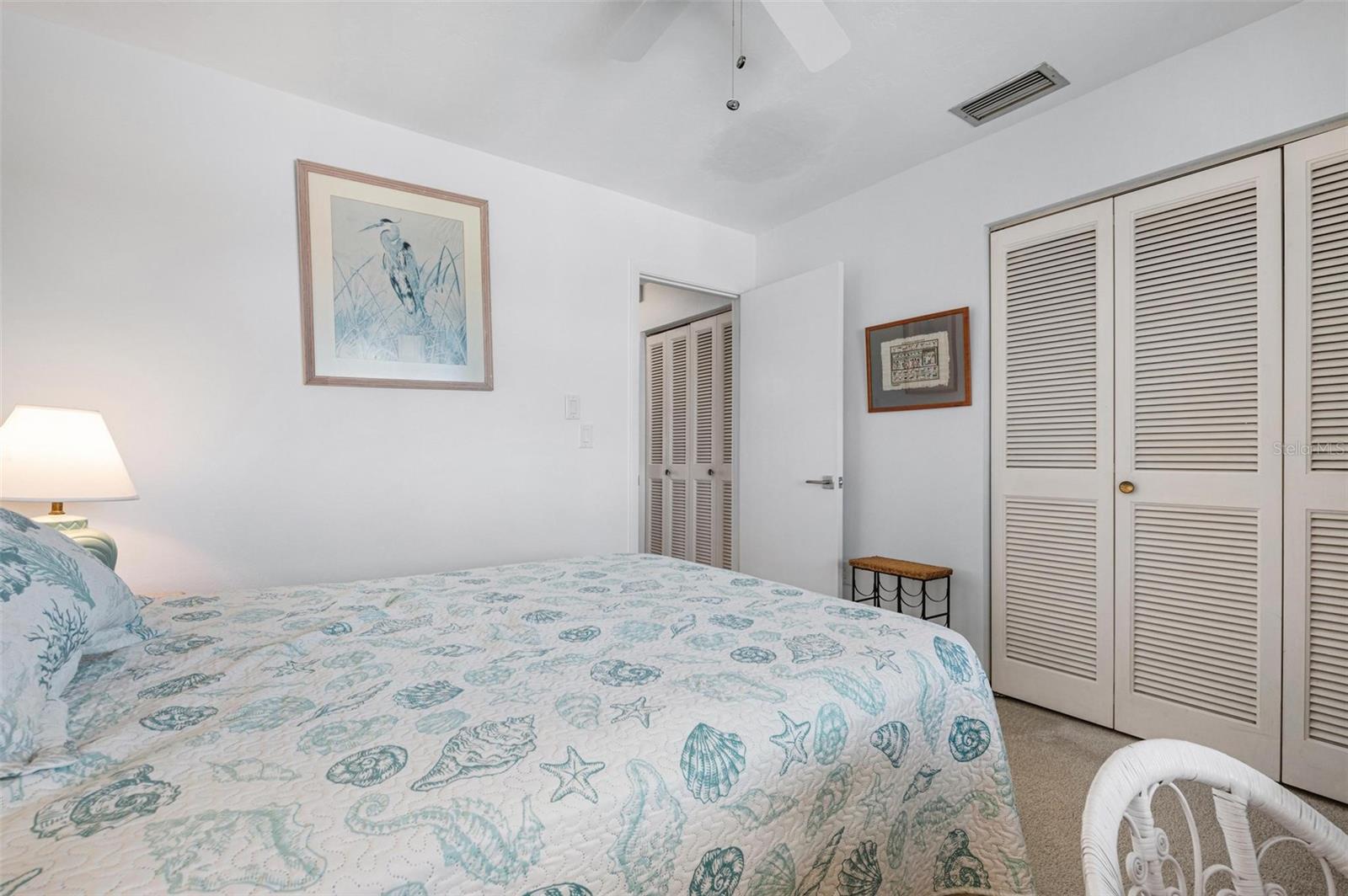 Image 22 of 51 For 1624 Stickney Point Road 401