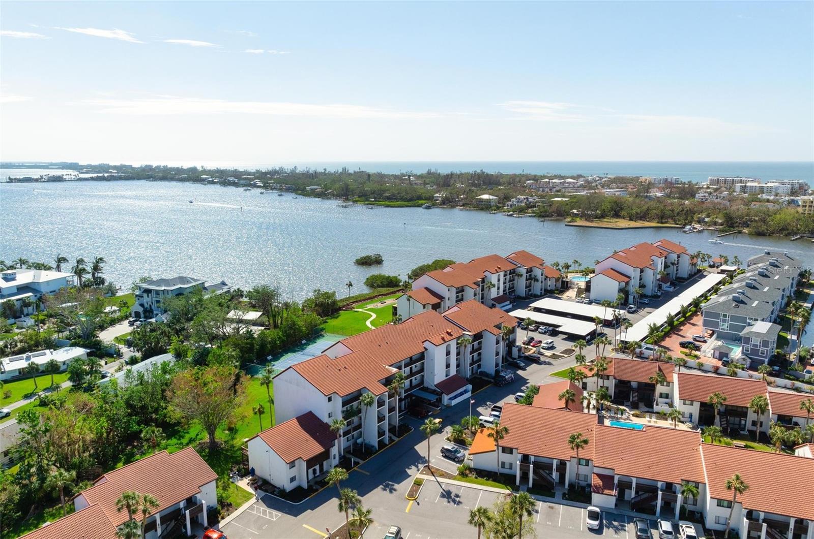 Image 27 of 51 For 1624 Stickney Point Road 401