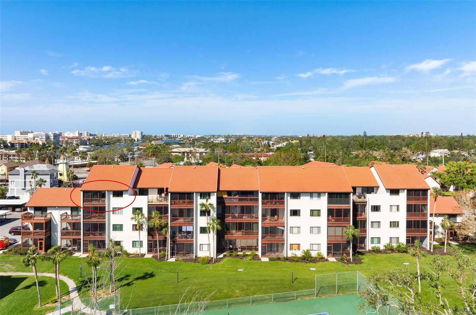 Image 32 of 51 For 1624 Stickney Point Road 401